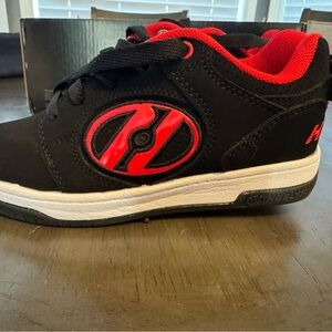Heelys Kids Sneakers in Black and Red